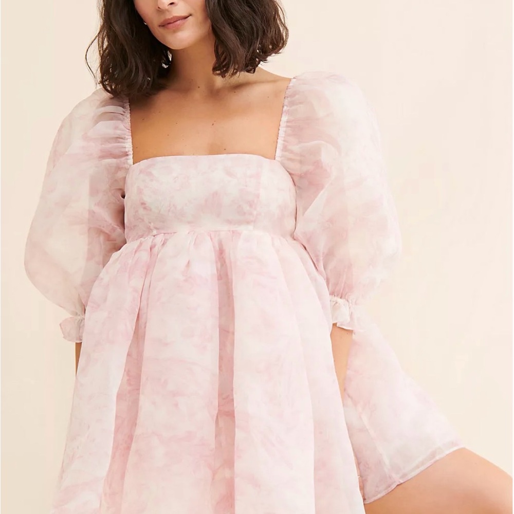 Selkie castle pink puff Dress medium euc